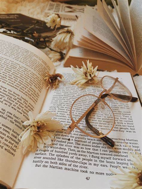 Book Aesthetic Wallpapers - Wallpaper Cave