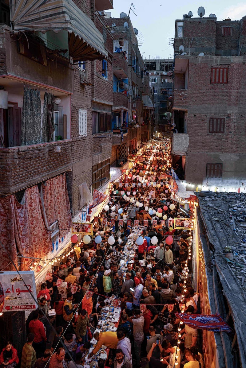 At Egypt's largest iftar, 5,000 gather in Matareya to break Ramadan fast