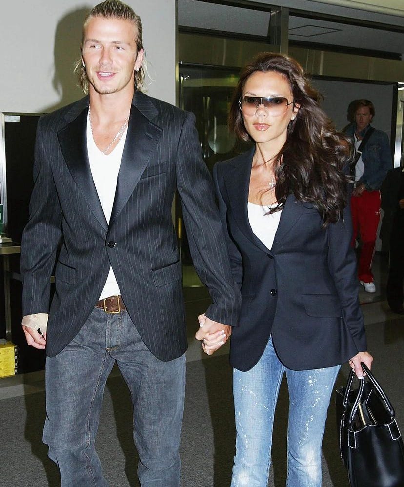 Victoria and David Beckham at the airport in 1997 >>>> Kendall and