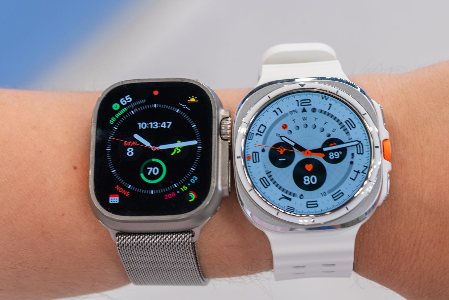 Apple Watch Ultra vs Samsung Galaxy Watch Ultra