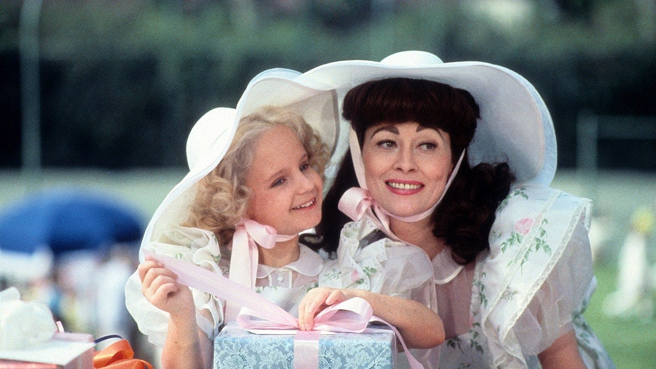 Faye Dunaway Isn't Sure Making Mommie Dearest Was a Good Move for Anyone |  Vanity Fair