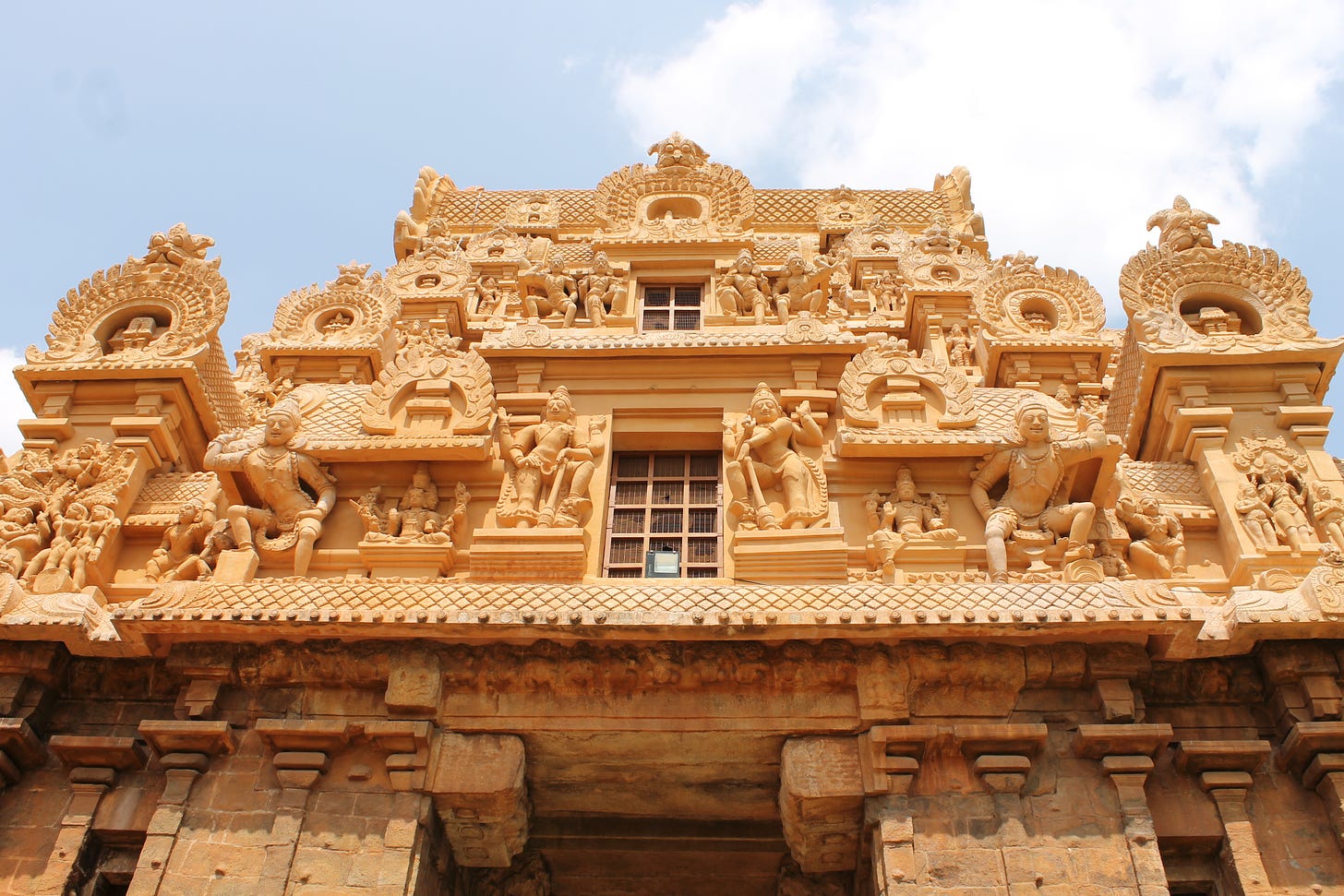 File:"A Royal Architecture of Backside of Rajarjan Entrance of The Big  Temple".JPG - Wikipedia