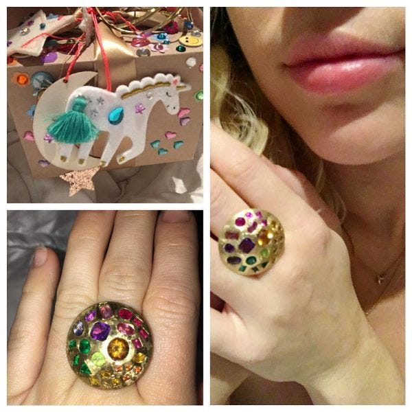 miley cyrus ring from liam hemsworth 2016