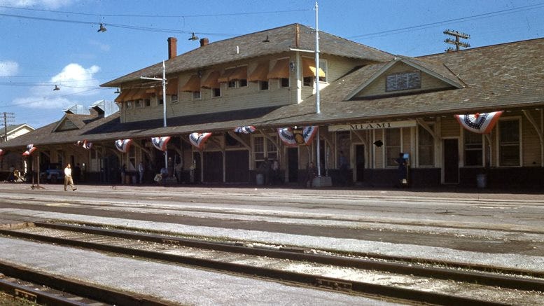 Figure 1: The downtown FEC railway station in the 1950s. Courtesy of Casey M. Piket.