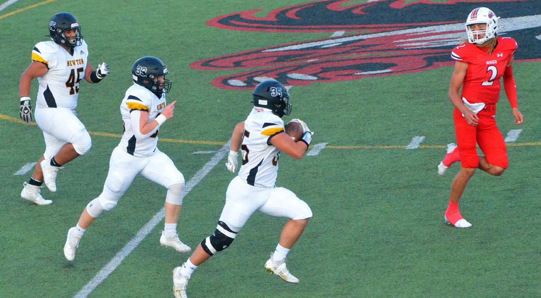 Railer football team stifled by Maize – The Kansan Railer football team stifled by Maize – The Kansan