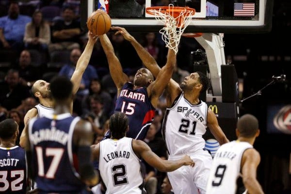 spurs beat hawks nba 2015 images