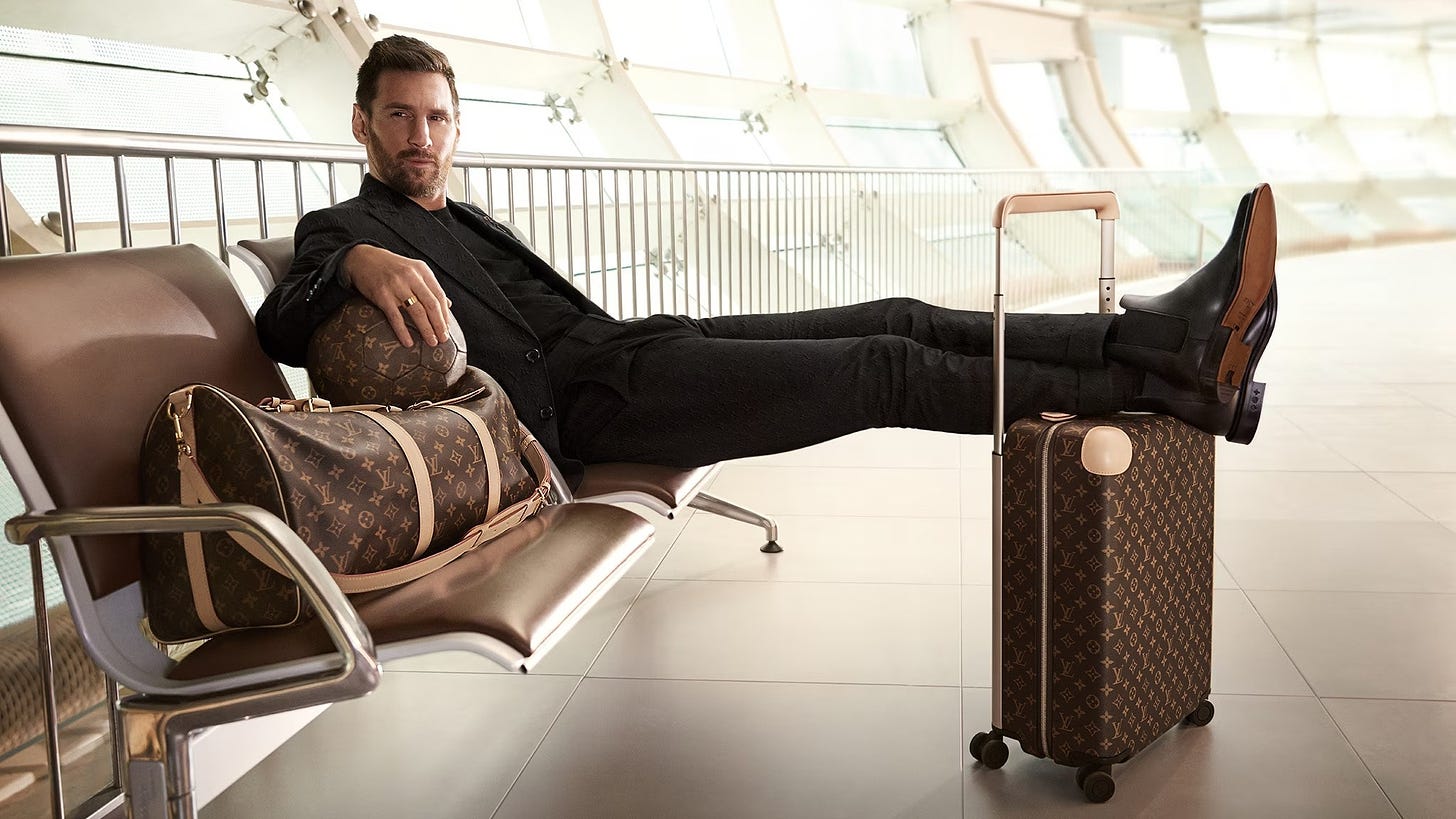 Lionel Messi rempile avec Louis Vuitton en incarnant la dernière collection  de voyage | GQ France