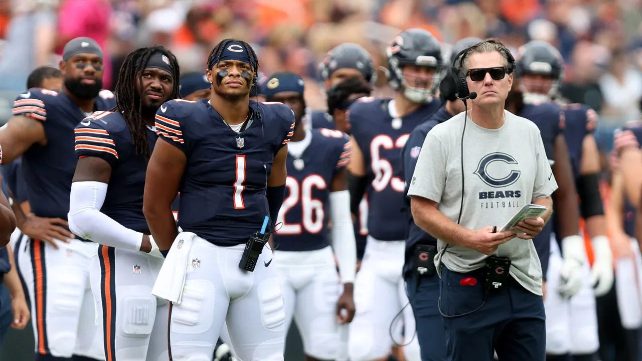 Bears observations: Justin Fields, offense struggle in loss vs. Bucs – NBC  Sports Chicago