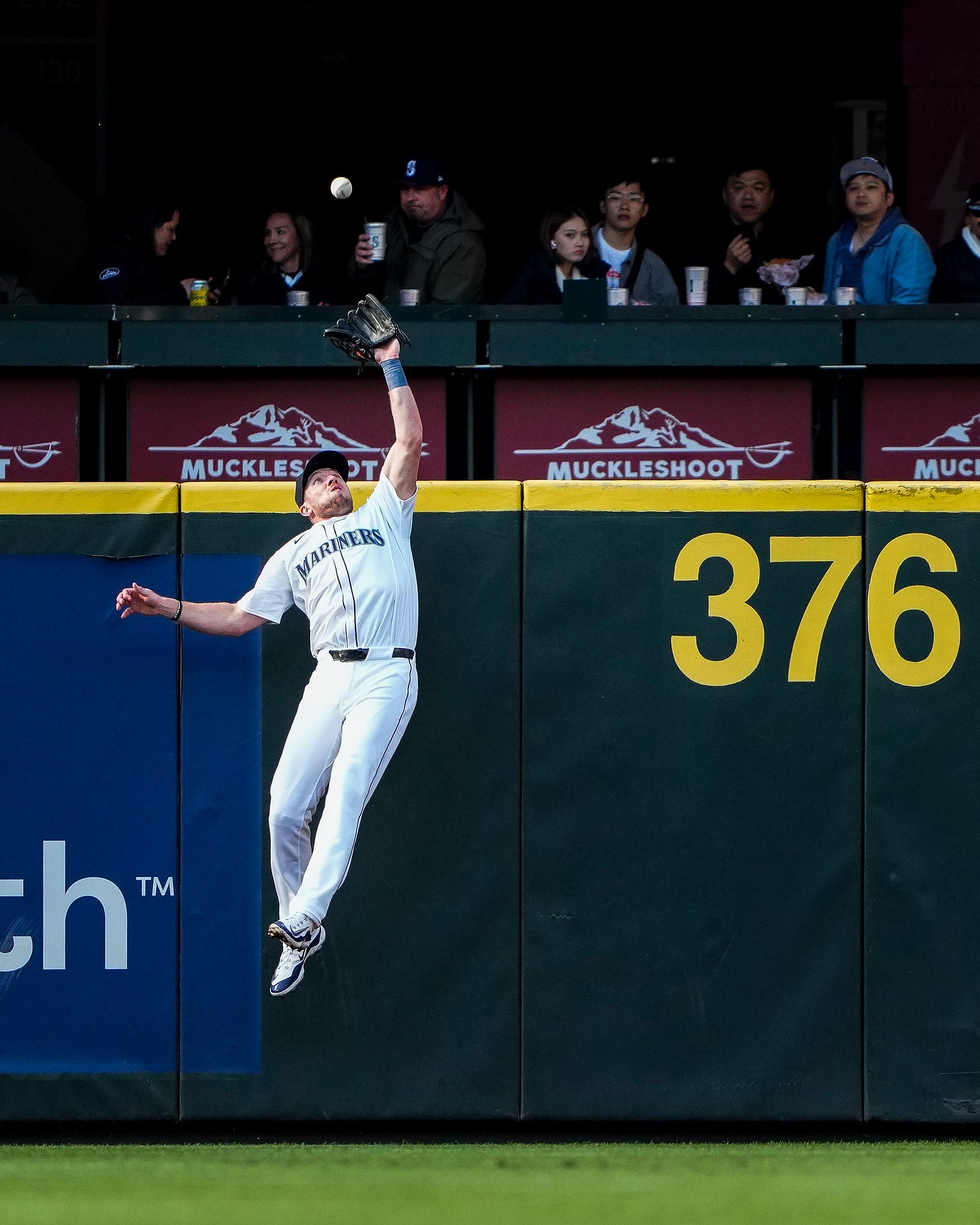 Lindsey Wasson 📸 on X: "Seattle #Mariners left fielder Luke Raley makes a  leaping catch of a fly ball hit by Houston #Astros' Jeremy Peña in the  second inning. (AP/Lindsey Wasson) https://t.co/mJFeevUNgv" /