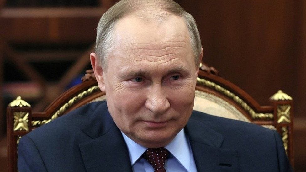 Fearing Poisoning, Vladimir Putin Replaces 1,000 of His Personal Staff