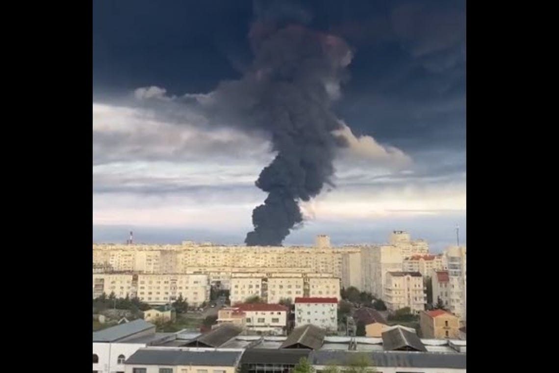 Felrobban a szevasztopoli olajgyár;  50 mérföldön látható füst