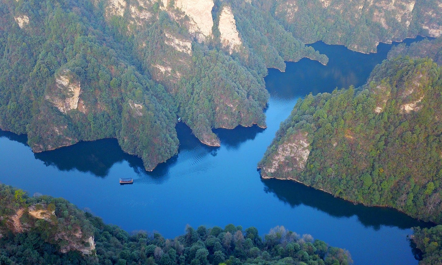 Baofeng Lake in Zhangjiajie, Central China's Hunan Province Photo: VCG