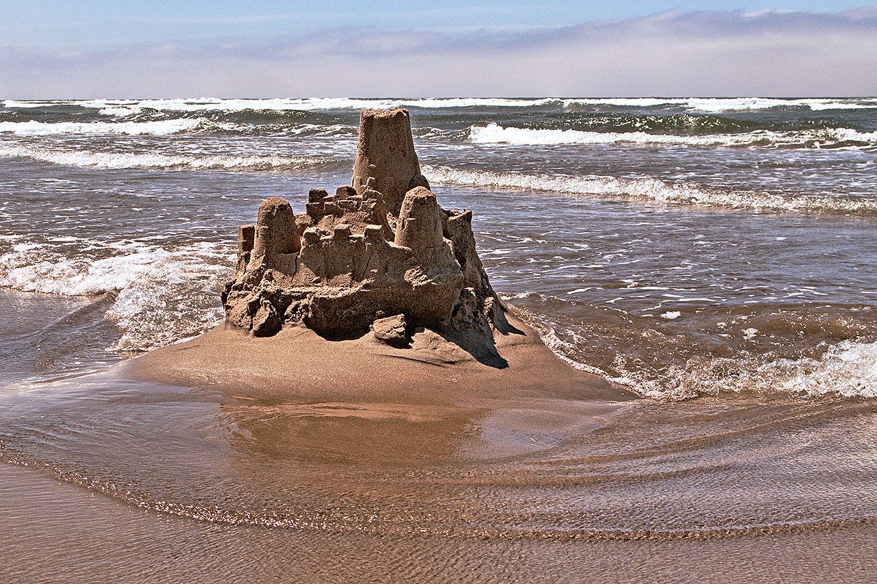 File:Sand castle, Cannon Beach.jpg - Wikimedia Commons