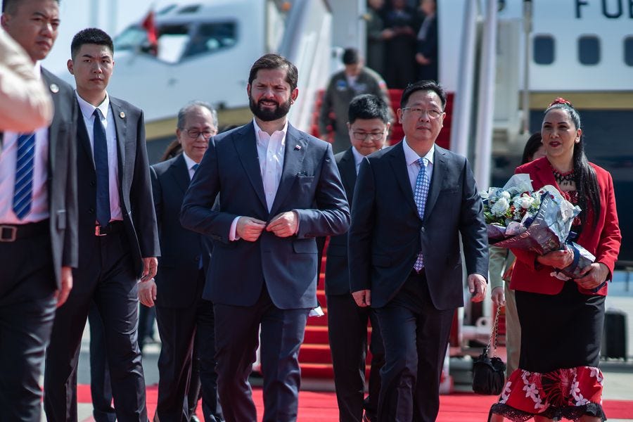 Presidente Boric inicia su gira en China - La Tercera