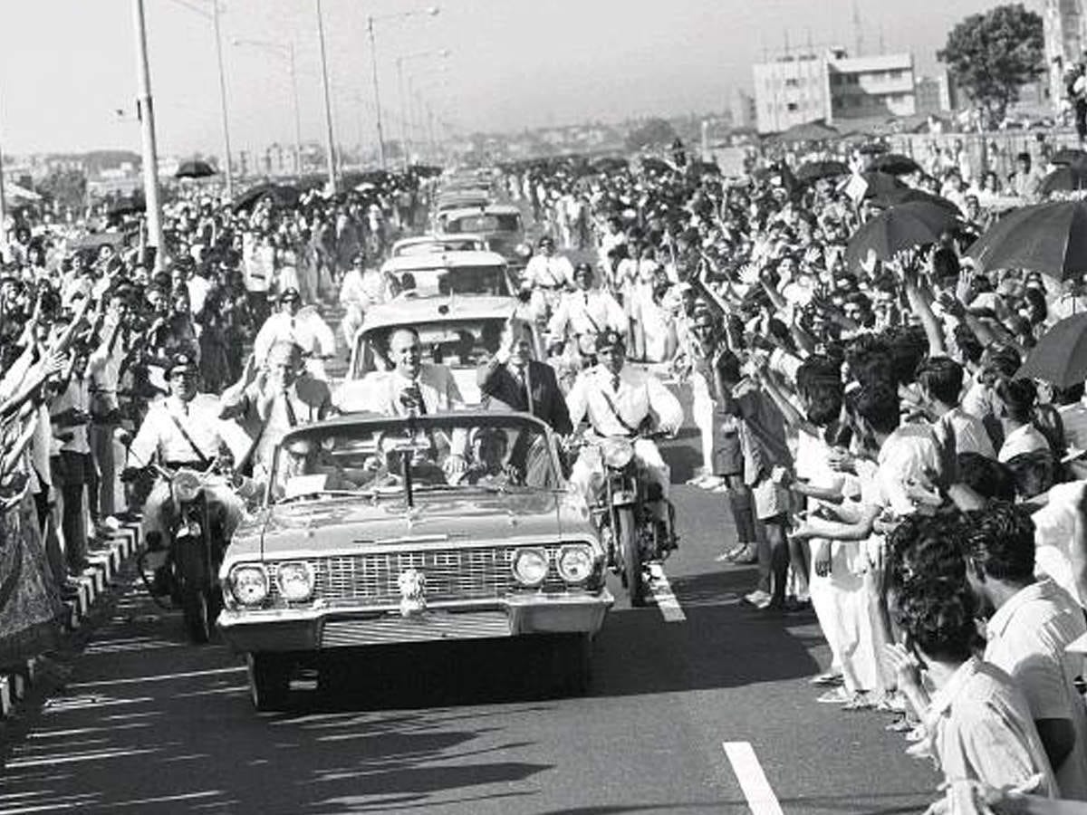 When a million Mumbaikars lined streets to welcome moon landers | Mumbai  News - Times of India