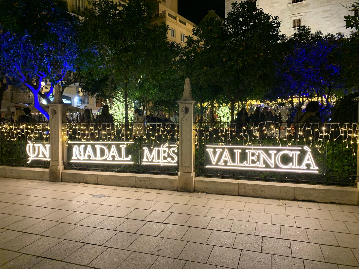 A lighted sign says "Un Nadal Més Valencià"
