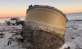 Mystery object on West Australian beach near Green Head being examined by  the military | Daily Mail Online