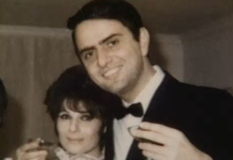 Carl Sagan in his wedding with Linda Salzman Sagan (the mother of Carl's  third child, Nick) circa 1968. | Carl sagan, Feliz cumple, Escritores