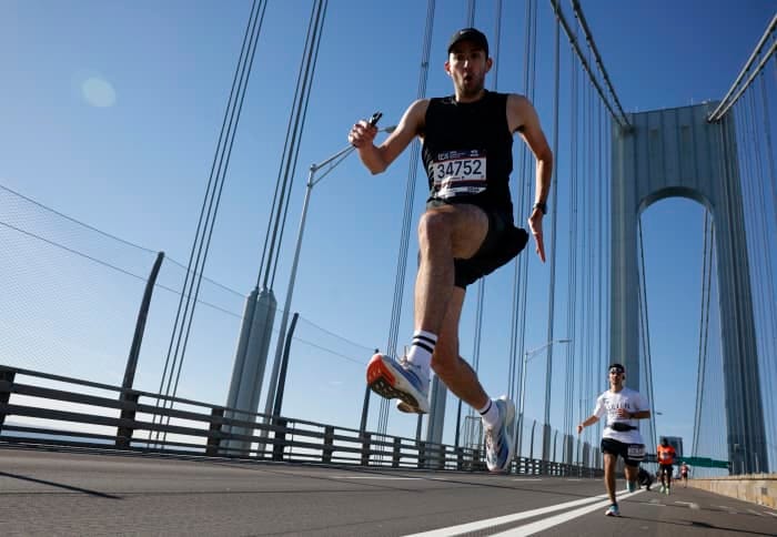 Alexander Levine crossing the Verrazzano-Narrows Bridge during the 2024 New York City Marathon. 