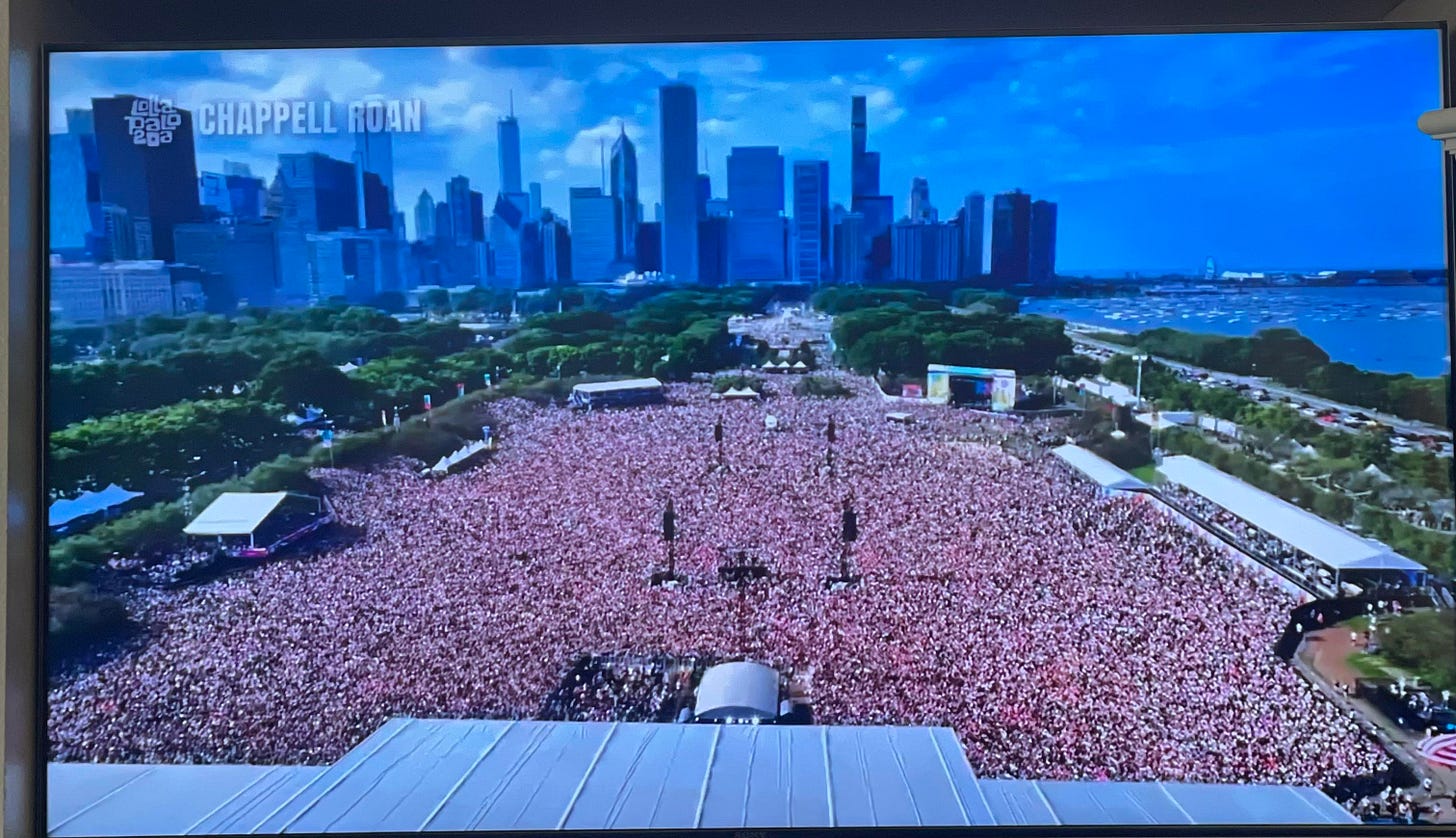 Chappel Roan's crowd at Lollapalooza : r/OutsideLands