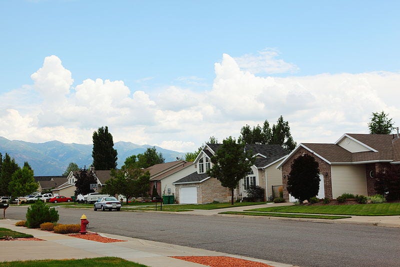 File:Free creative commons suburban middle class neighborhood in Layton, Utah (9394736640).jpg