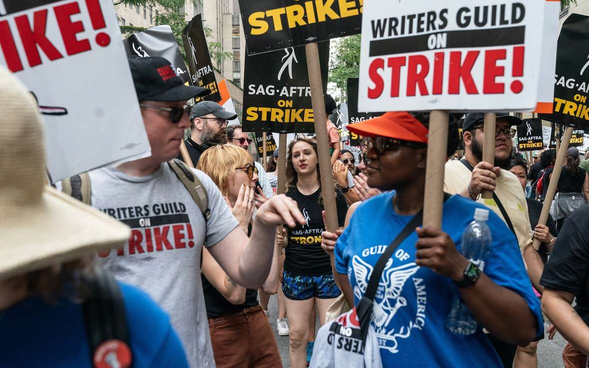 writers actors on strike writers actors on strike