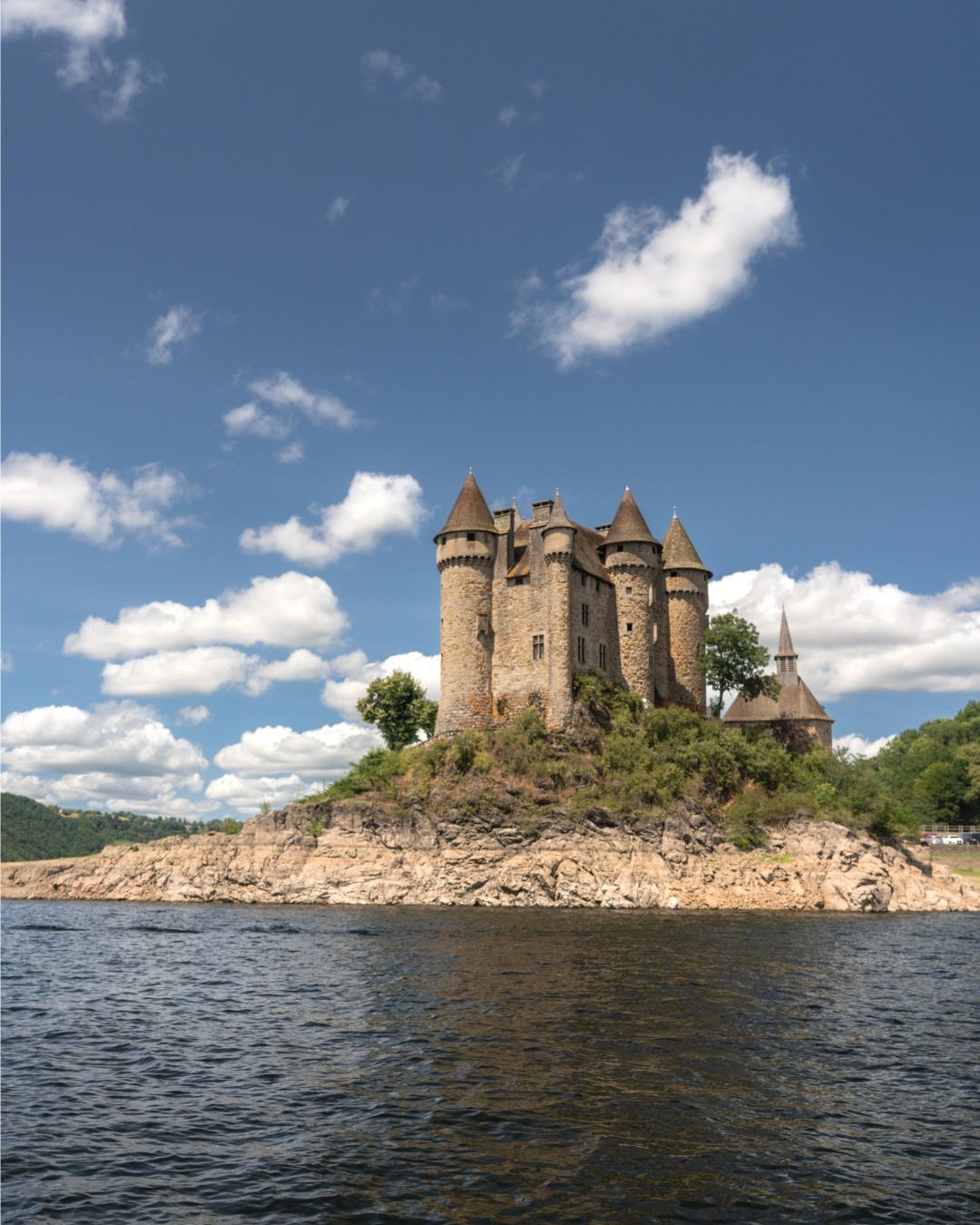 May be an image of Eltz Castle