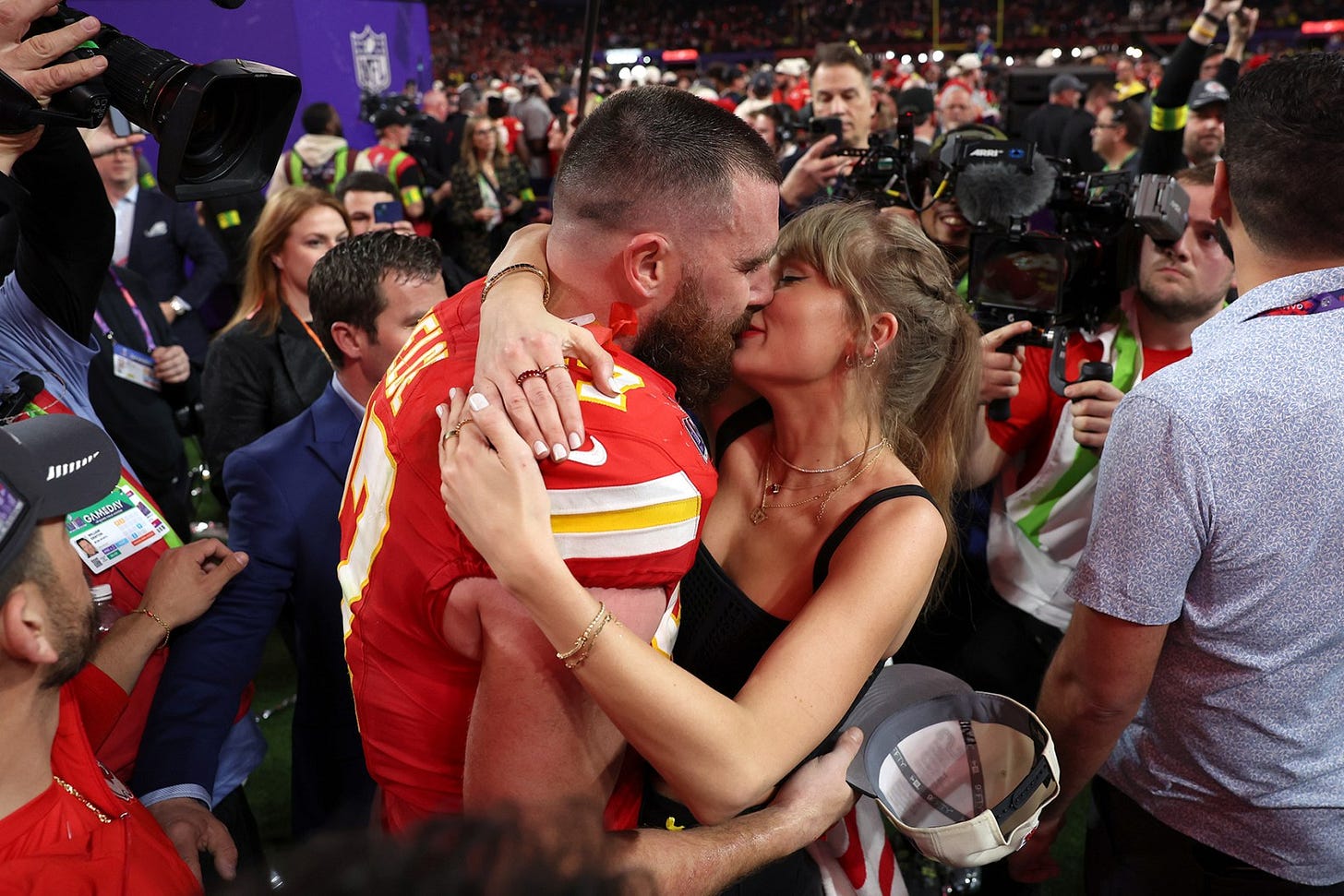 Taylor Swift Kisses Travis Kelce to Celebrate Chiefs Super Bowl Win