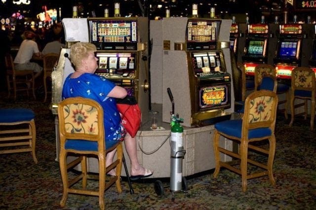 This is how it looks in every American Casino. : r/pics
