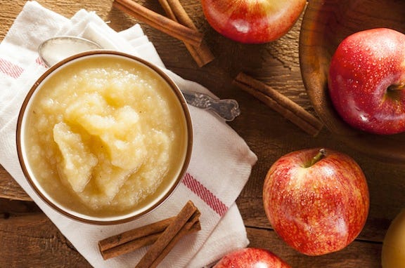 Homemade Applesauce With Cinnamon