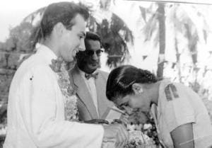An Ismaili murid makes obeisance before Imam Shah Karim al-Husayni. Such gestures parallel those of the Hajj pilgrims when in front of the physical Ka'bah. An Ismaili murid makes obeisance before Imam Shah Karim al-Husayni. Such gestures parallel those of the Hajj pilgrims when in front of the physical Ka'bah.