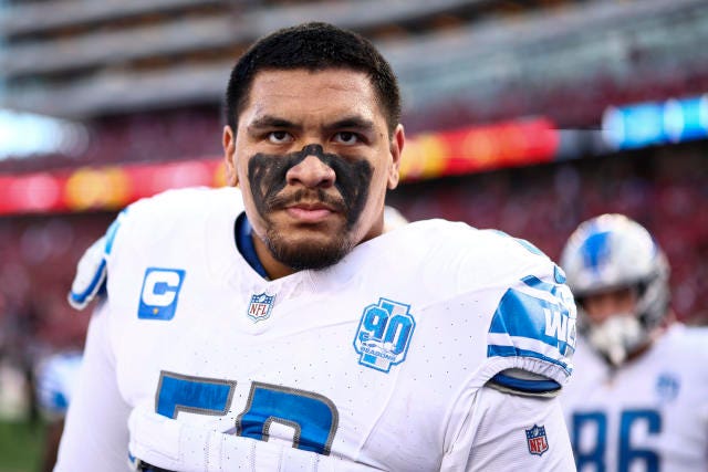 Lions, Penei Sewell reportedly agree to 4-year, $112M deal that makes him  highest-paid OT in NFL - Yahoo Sports