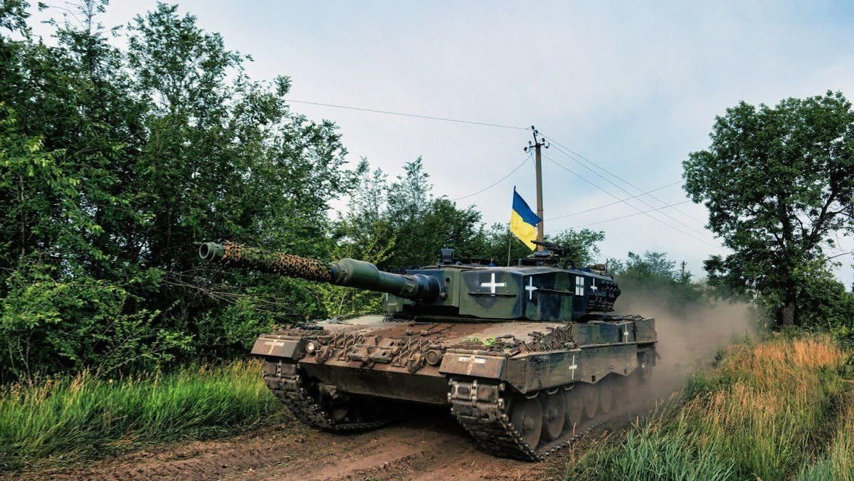 Ukraine's Leopard Tanks Are 'Misfiring'; Ex-German Colonel Says Kyiv  Getting Advanced MBTs With Old Parts