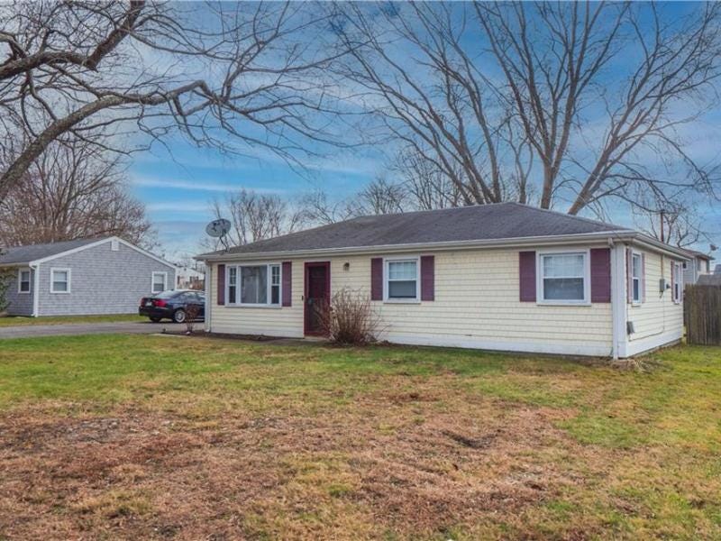 On the Market: Charming 3-bedroom ranch in Middletown