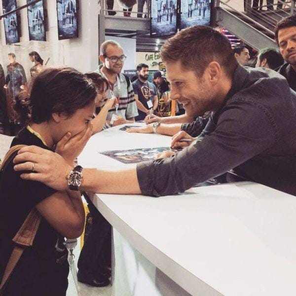 jensen ackles with supernatural fan