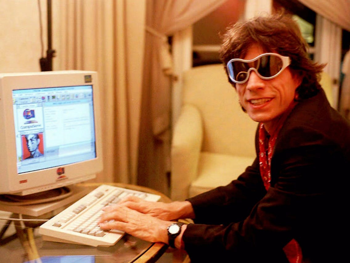 Weirdly Compelling Photos of Celebrities Using the Internet in the '90s