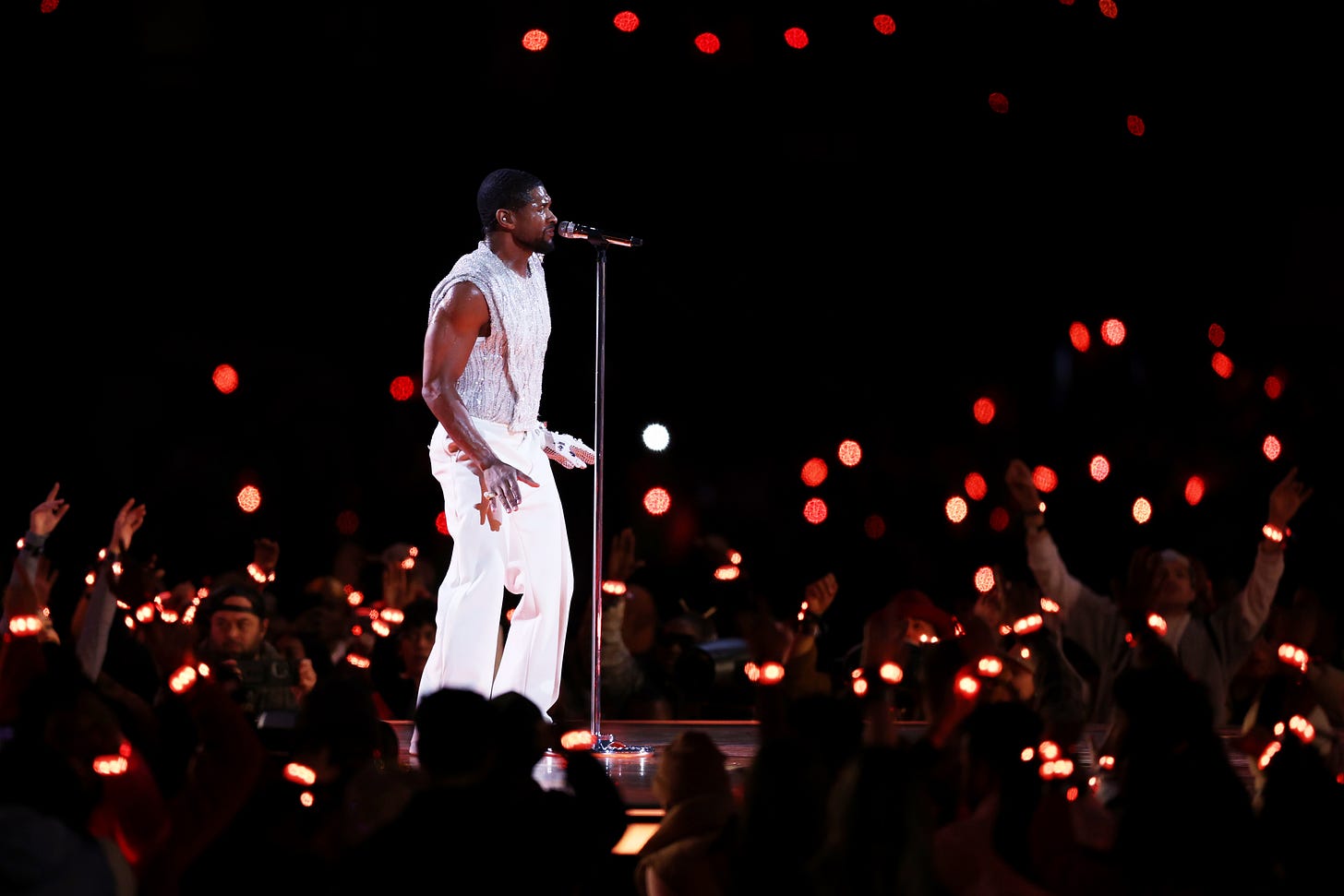 Usher Fizzles In Super Bowl Halftime Show With Taylor Swift In The Crowd