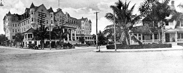 Figure 5: View of Flagler Street and NE Second Avenue in 1910. This was the location of the Welcome Arch a year later in 1911. 