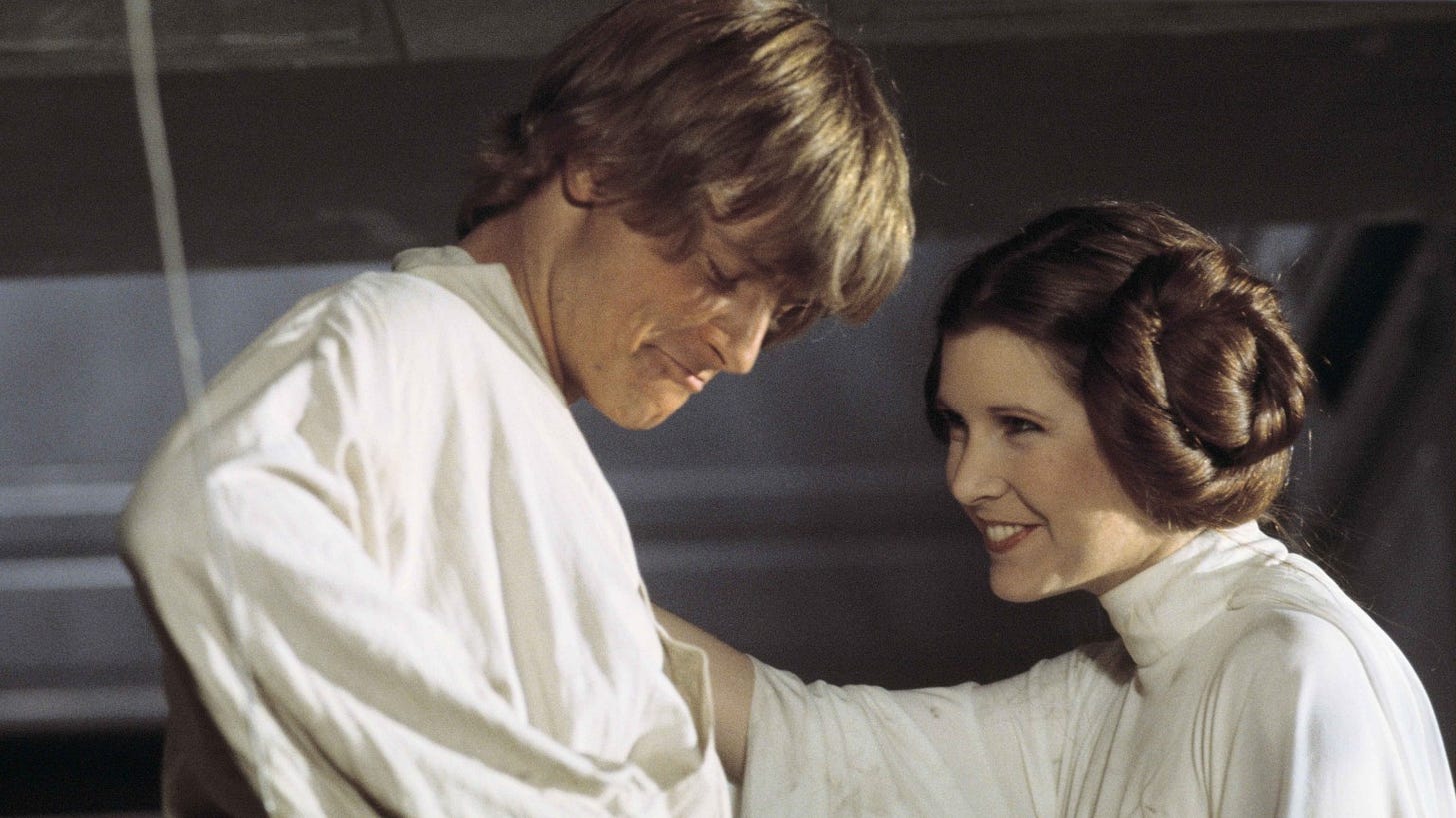 Mark Hamill and Carrie Fisher on the set of Star Wars : r/StarWarsCantina