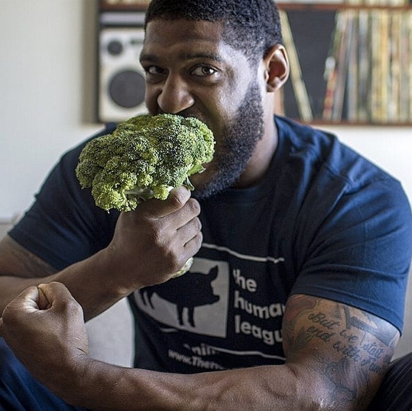 Meet the 300 Pound Vegan, Football Star David Carter - Vibrant Wellness  Journal