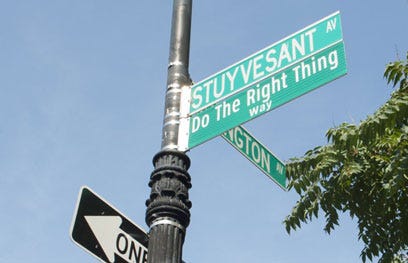 Spike Lee unveils street named for 'Do the Right Thing' • Brooklyn Paper