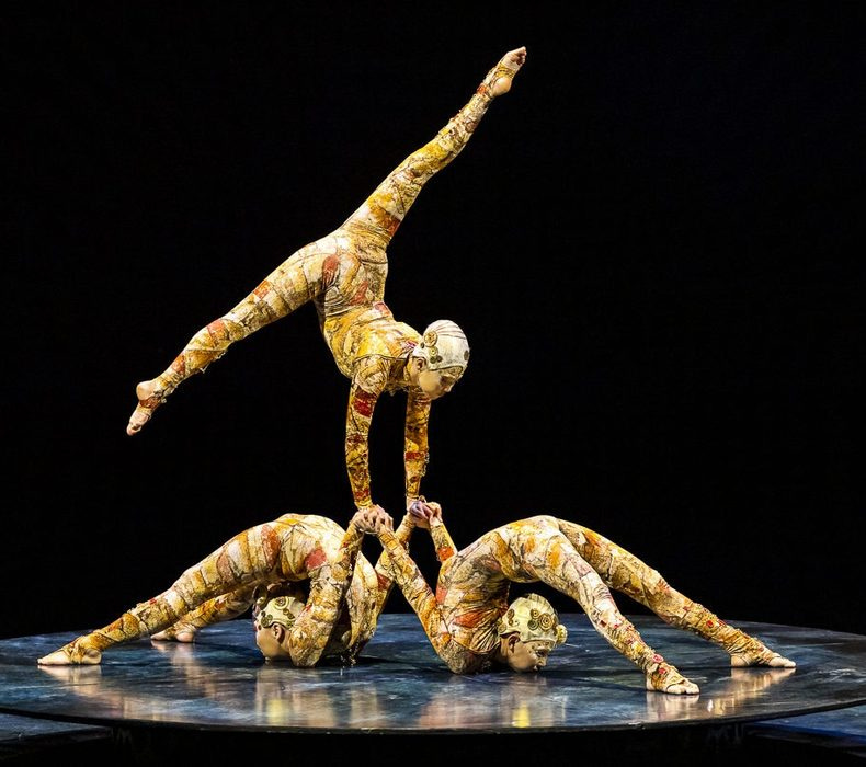 Cirque du Soleil returns to its roots with KOOZA | Tourisme Montréal