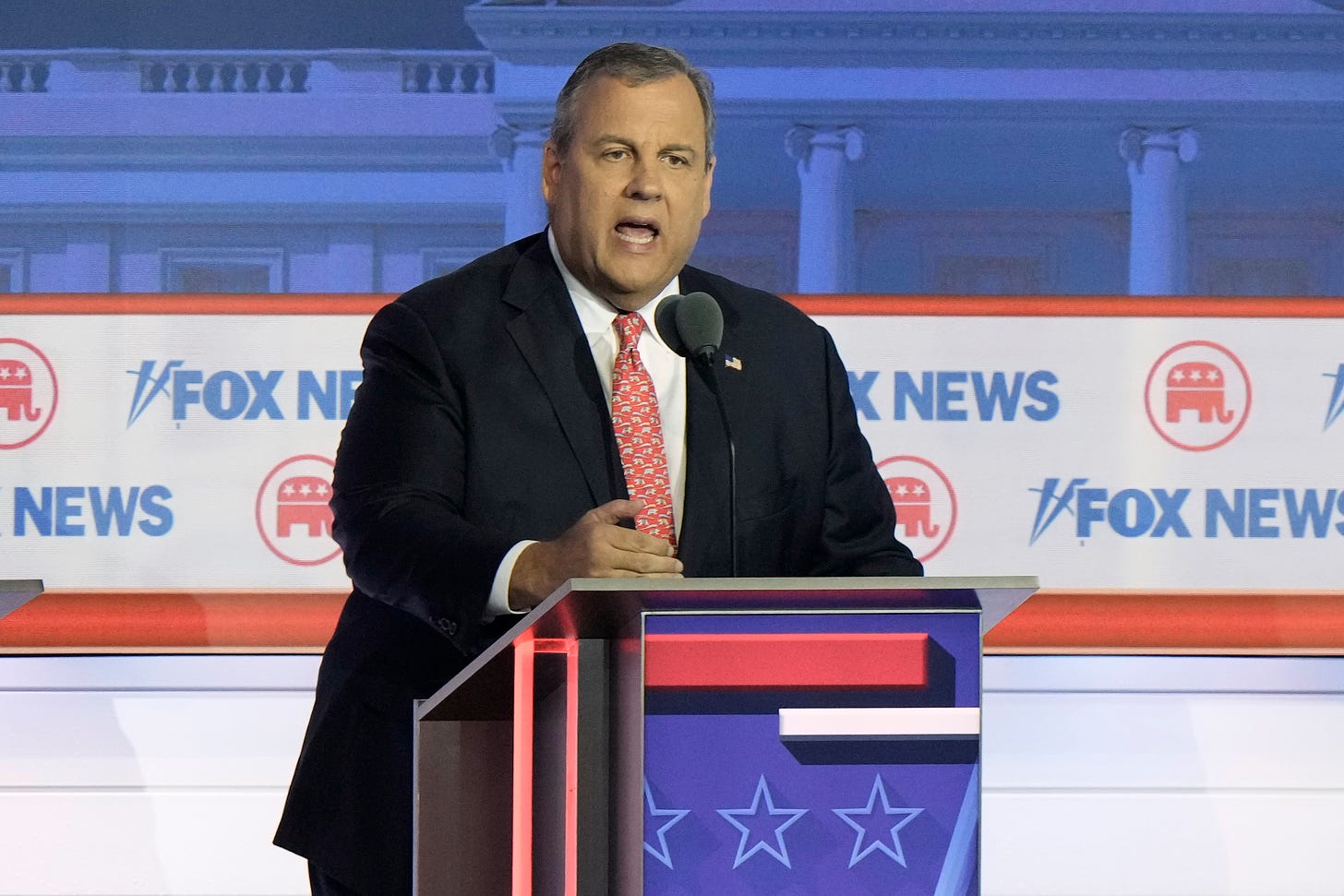 Chris Christie showered with boos during Republican presidential debate