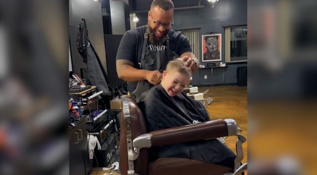 This barber opens his shop on his day off for children with special needs –  and all of their haircuts are free - CBS News