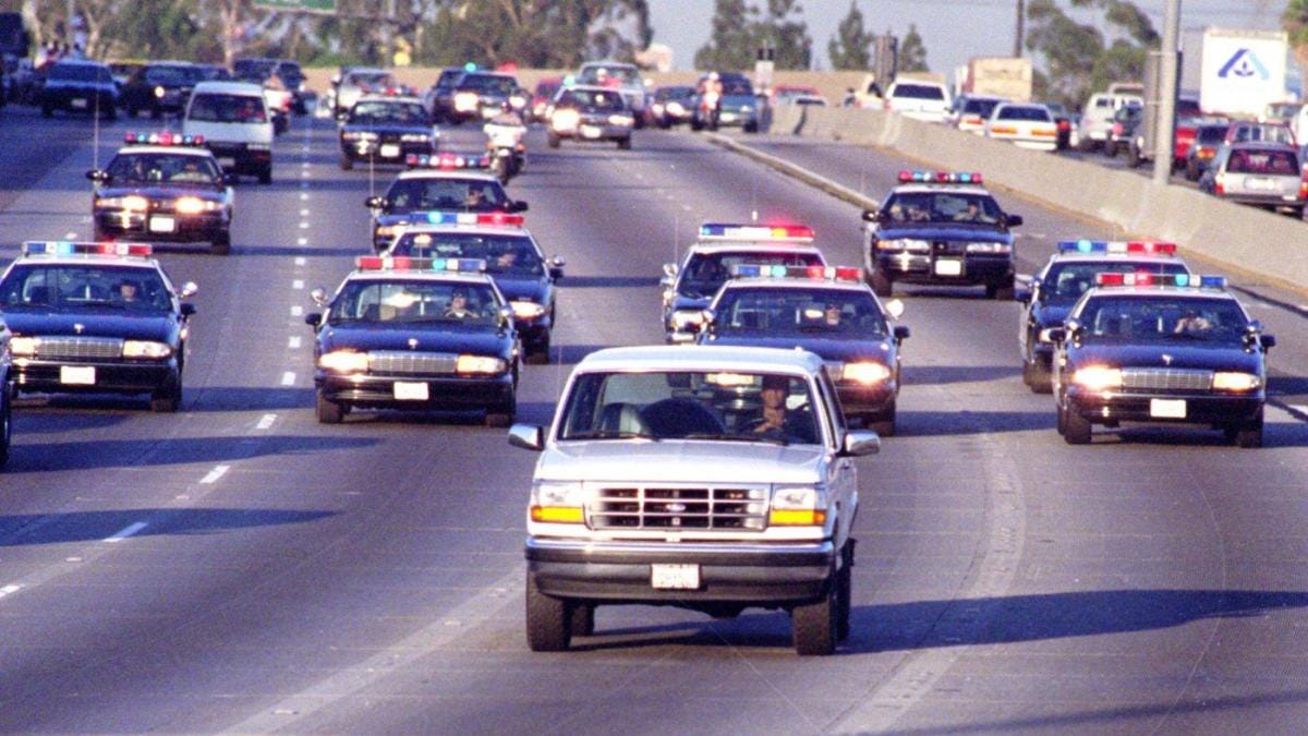 O.J. Simpson dead at 76: Revisiting the infamous white Bronco chase that  changed media in America - CBSSports.com