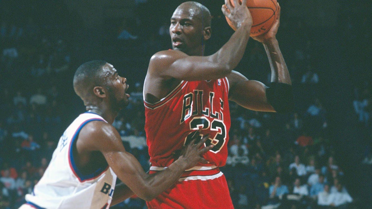 Michael Jordan vs. LaBradford Smith: A look at the Bulls legend's revenge  against an imaginary opponent - CBSSports.com