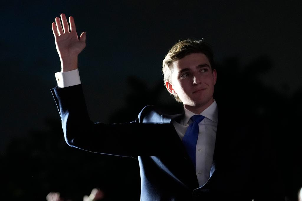 Barron, 18, turned and waved to the crowd of Trump supporters at his father’s Doral golf course as the former president praised him for his smarts, demeanor and rising popularity. 