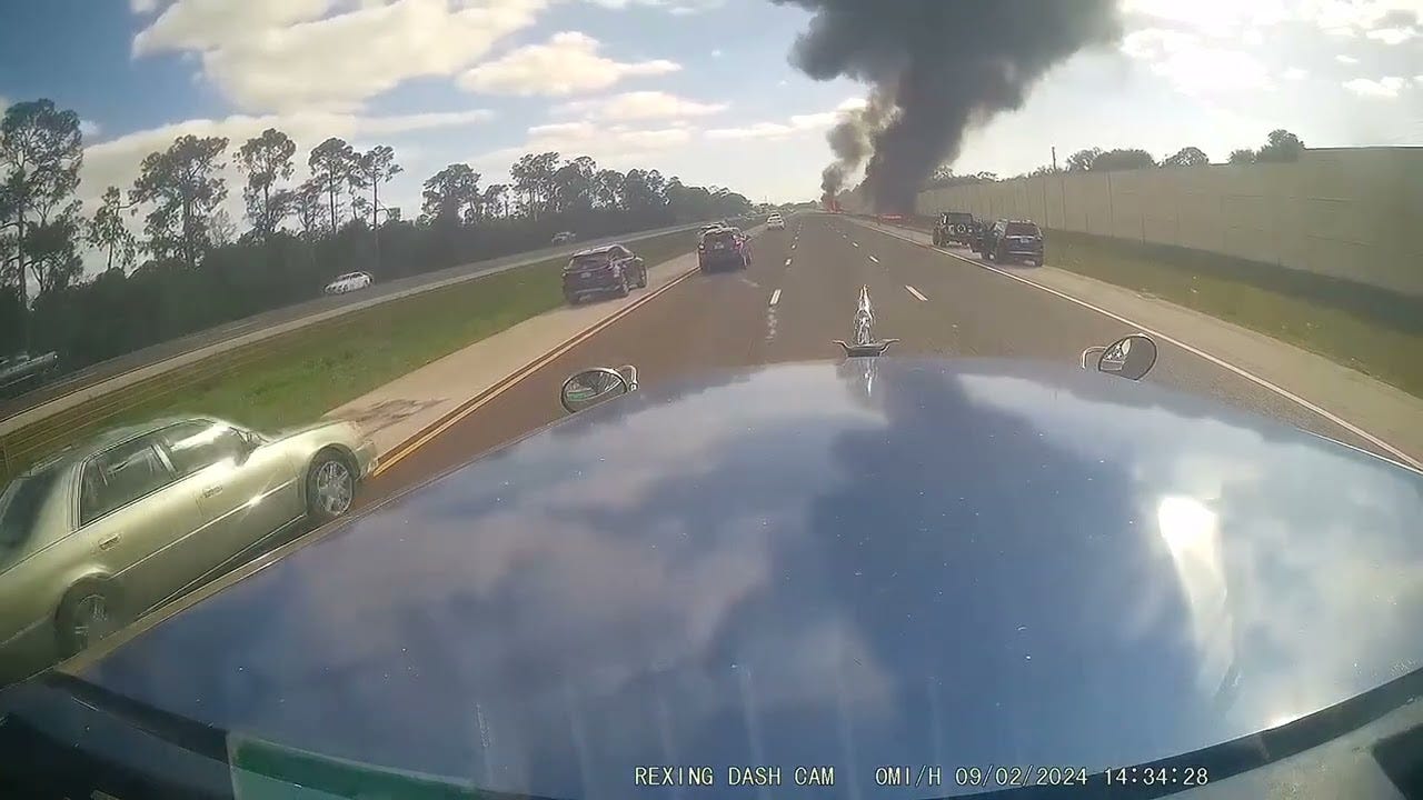 Naples plane crash: Dashcam video shows moment plane crashes on busy I-75  Florida highway - YouTube