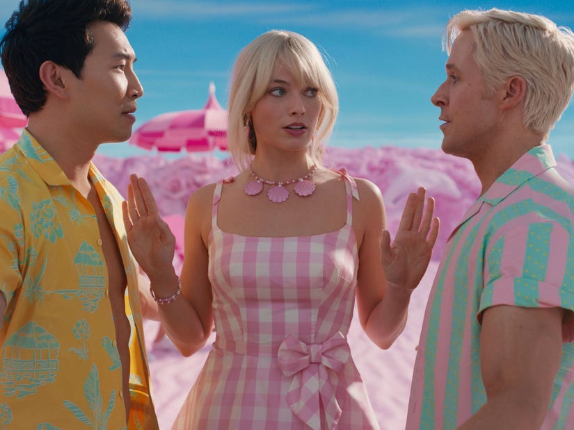 Ryan Gosling & Simu Liu's Kens Battle Over Margot Robbie's Barbie In New  Trailer