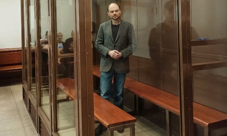 Vladimir Kara-Murza inside a defendants' cage during his sentencing in Moscow.